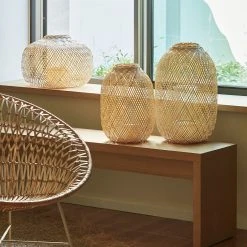 Côté Table Photophore Aritz Naturel Et Blanc D30xh50cm En Bambou 10 Côté Table Photophore Aritz Naturel Et Blanc D30xh50cm En Bambou -SEMA design Boutique 88358 amb hd 2022 01 pe ct 12515